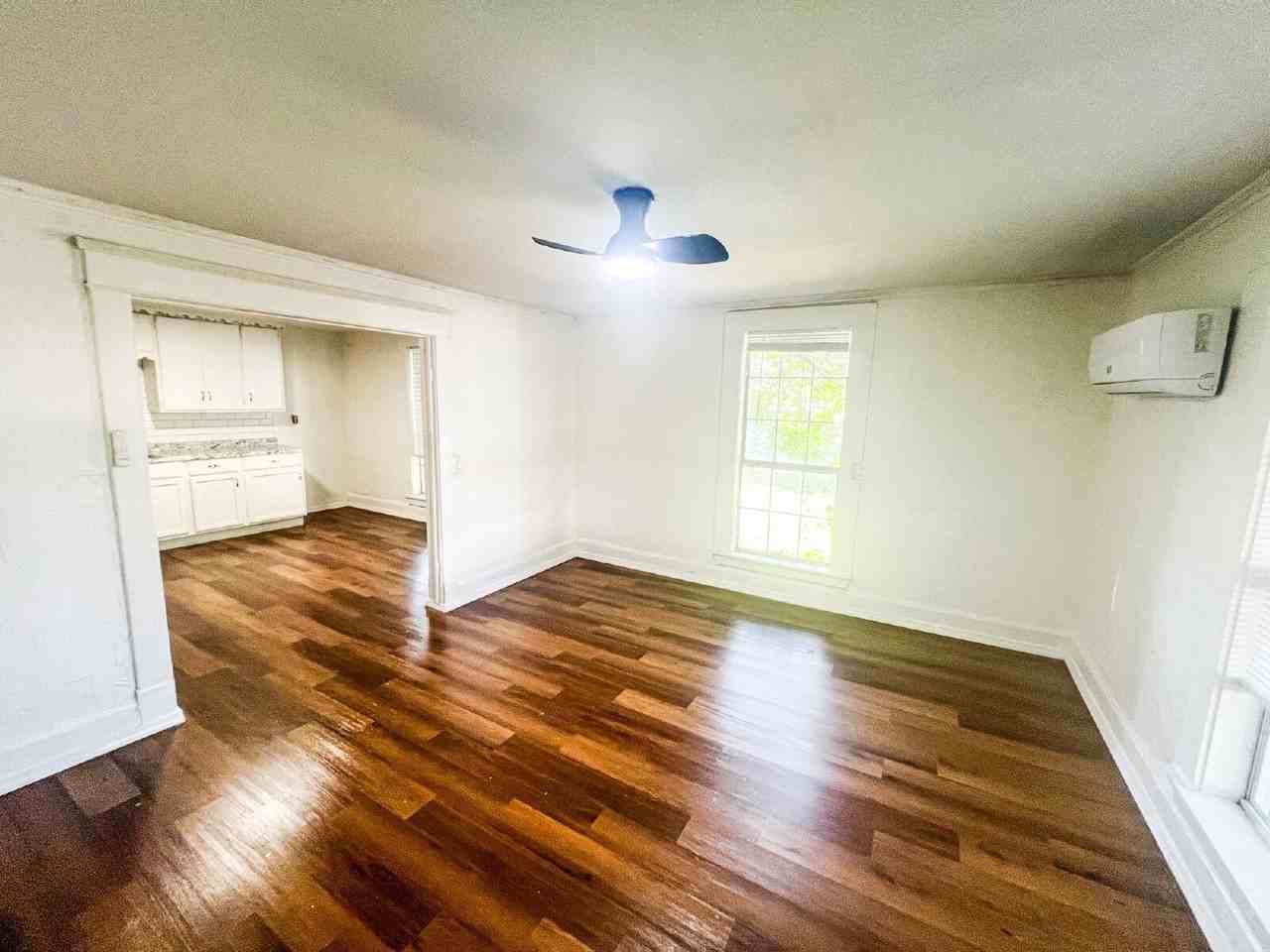 307 S Rosehill Ave - Photo 4 of 18
