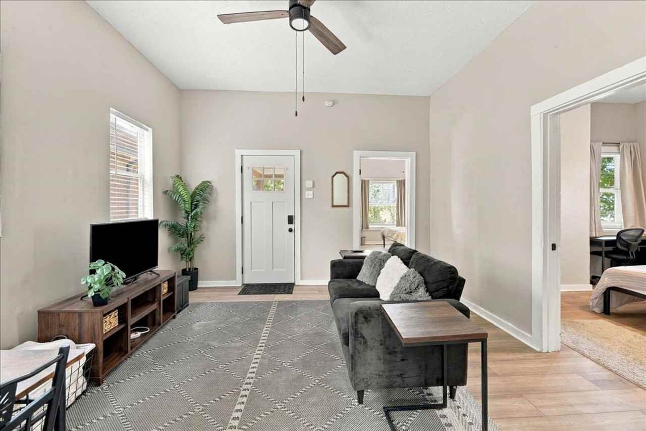 929 N Tremont St - Photo 3 of 12