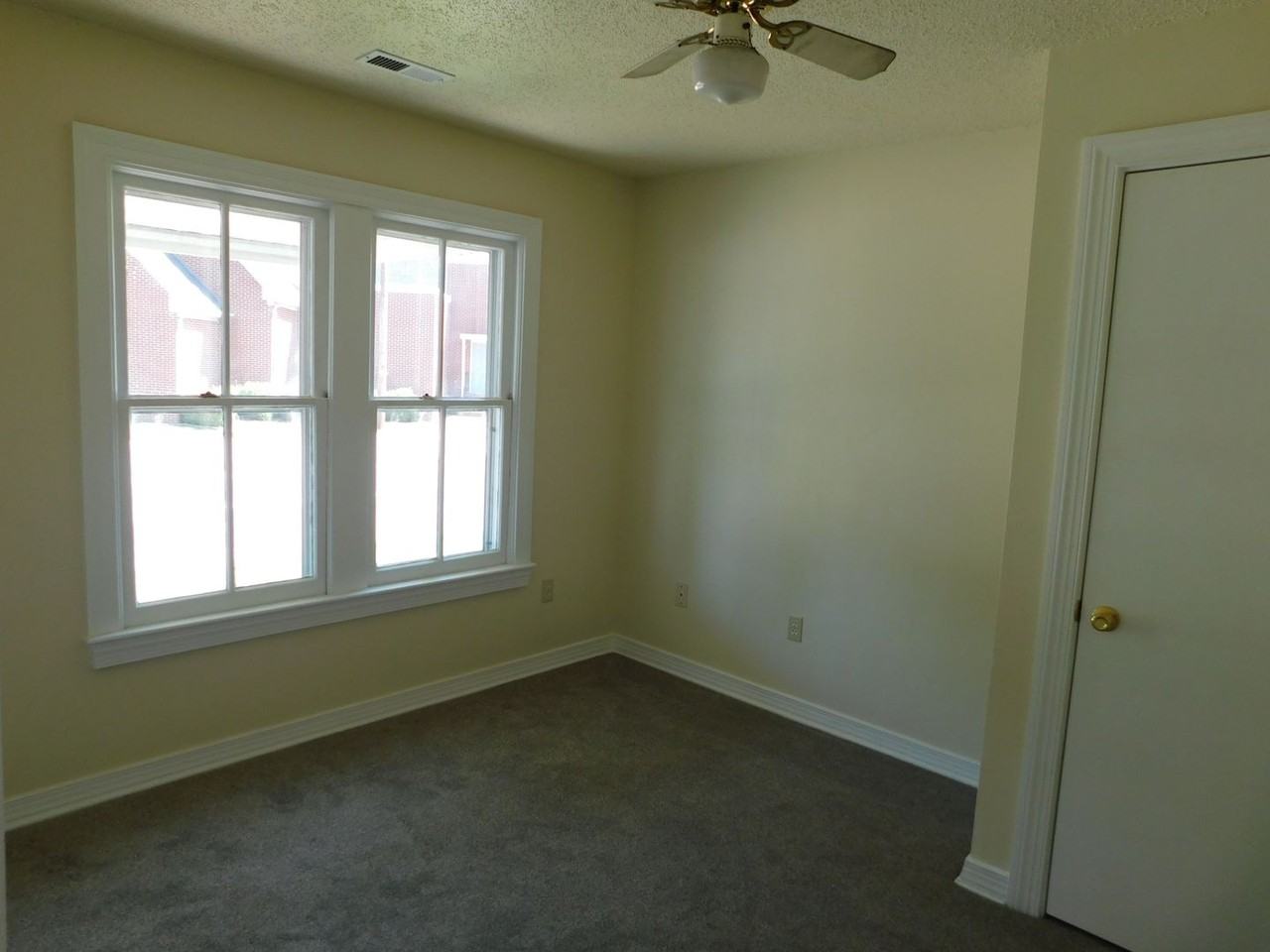701 W Elizabeth St - Photo 4 of 11