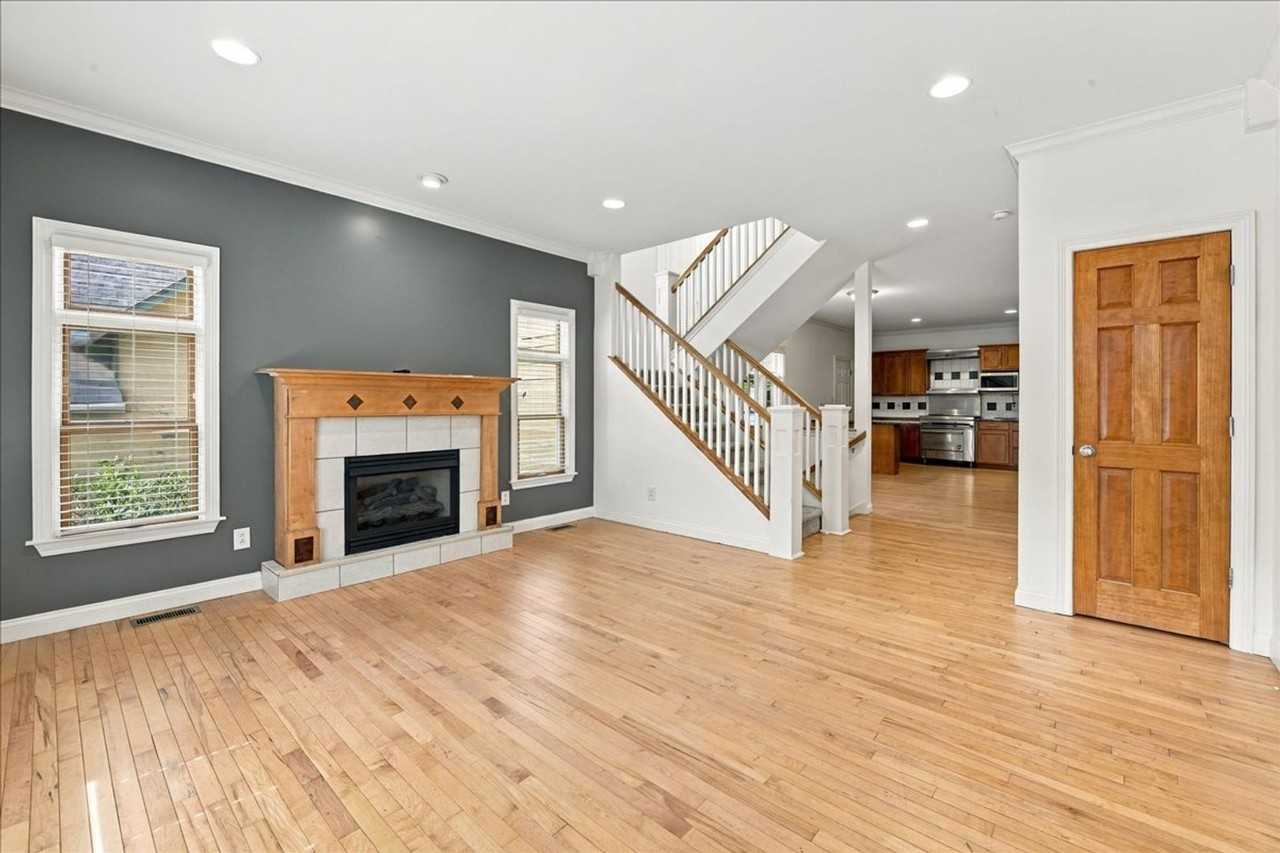 470 S Pine St - Photo 4 of 20