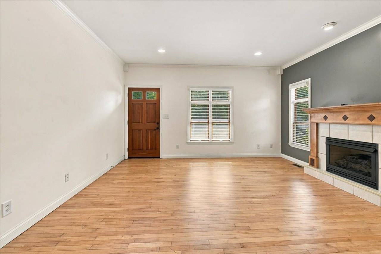 470 S Pine St - Photo 5 of 20