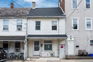 featured image of 222 2nd St