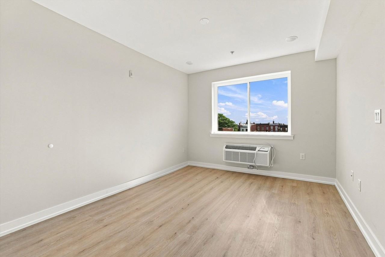 2523 N Fairhill - Photo 7 of 30