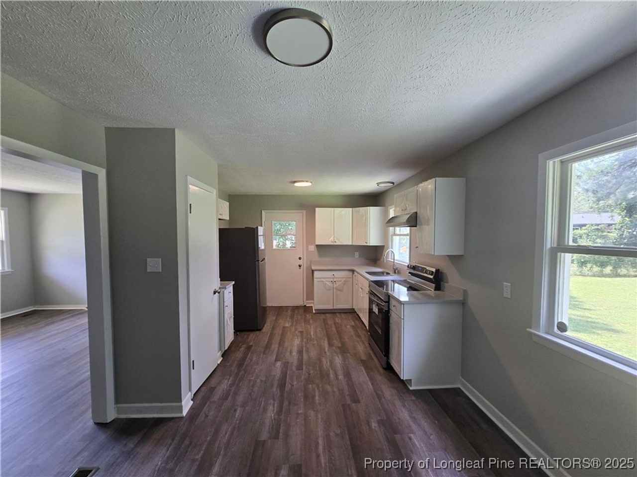 303 Cartwright Dr - Photo 4 of 11