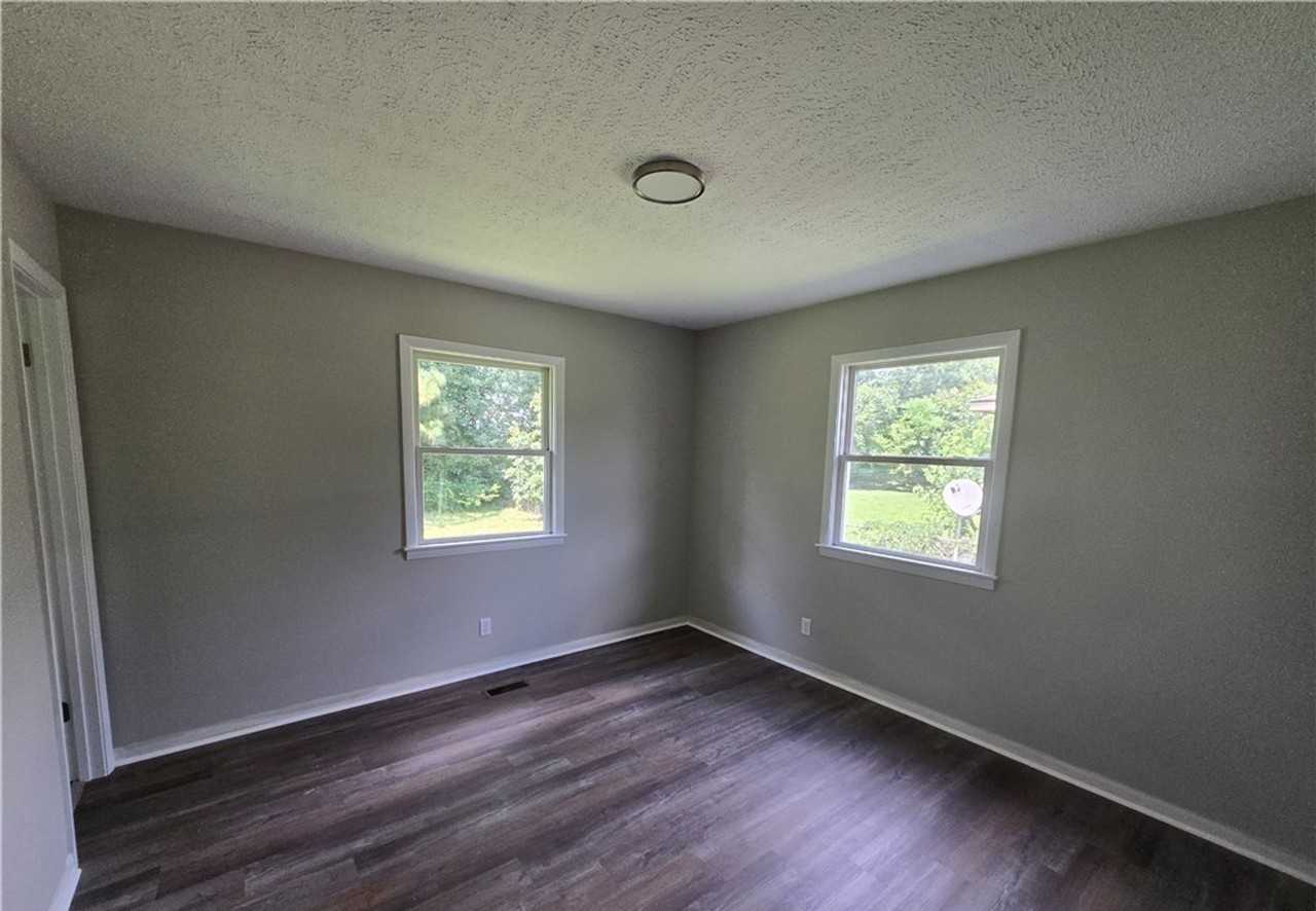 303 Cartwright Dr - Photo 7 of 11