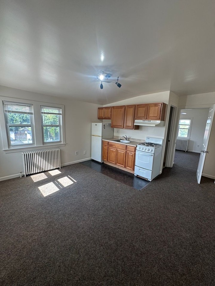 919 12th Ave - Photo 2 of 6