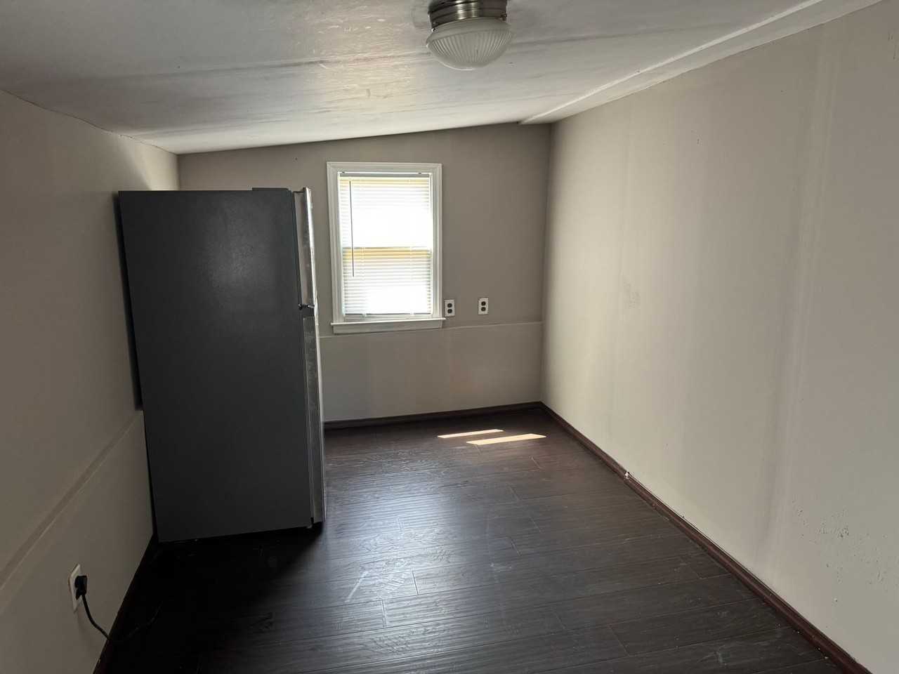 804 3rd St - Photo 2 of 14