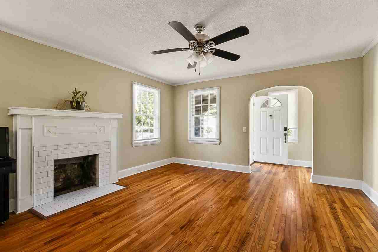 553 26th St - Photo 3 of 26
