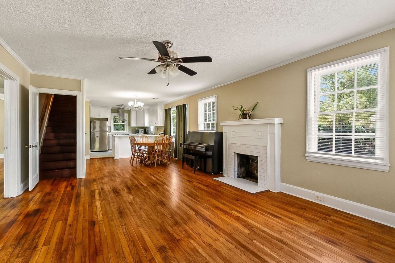 553 26th St - Photo 4 of 26