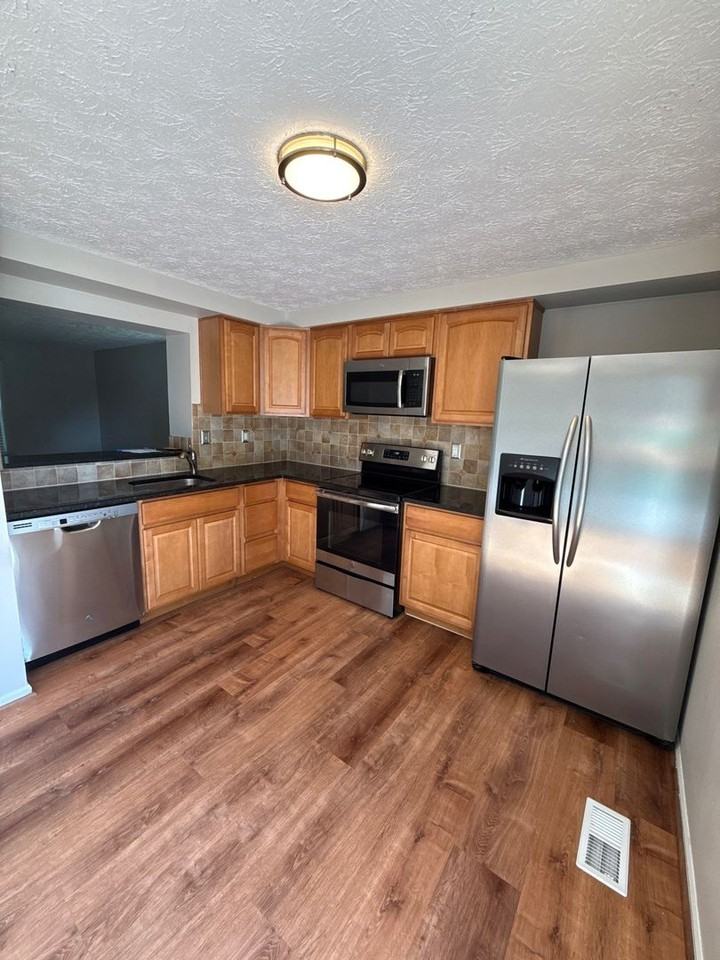 3340 Garrison Cir - Photo 5 of 25