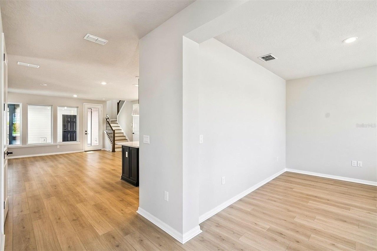 3089 Voyager Ave - Photo 2 of 13
