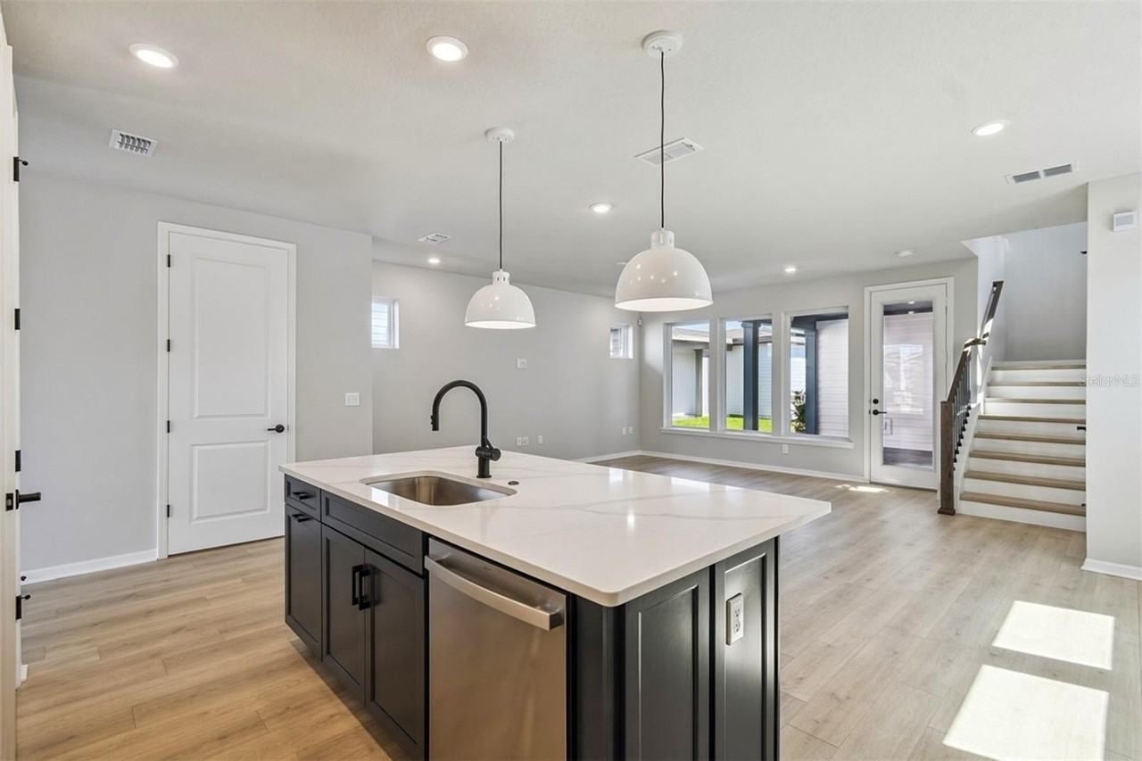 3089 Voyager Ave - Photo 4 of 13