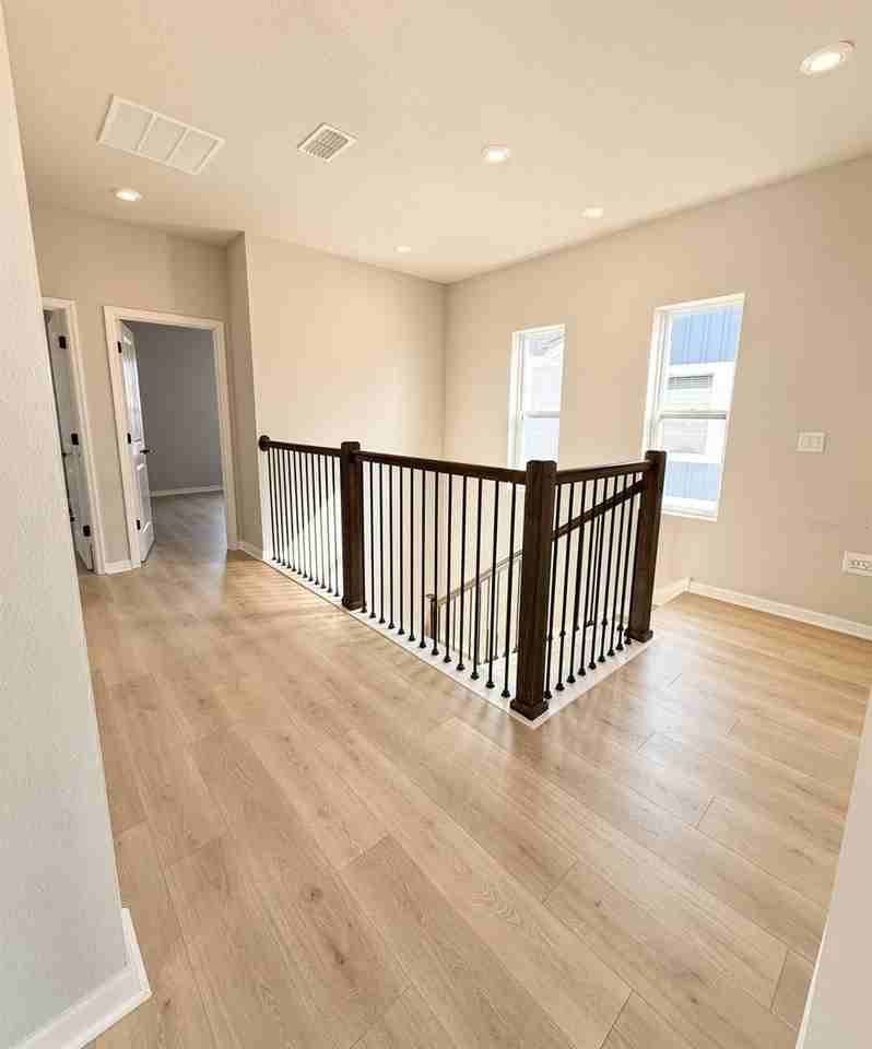 3089 Voyager Ave - Photo 5 of 13