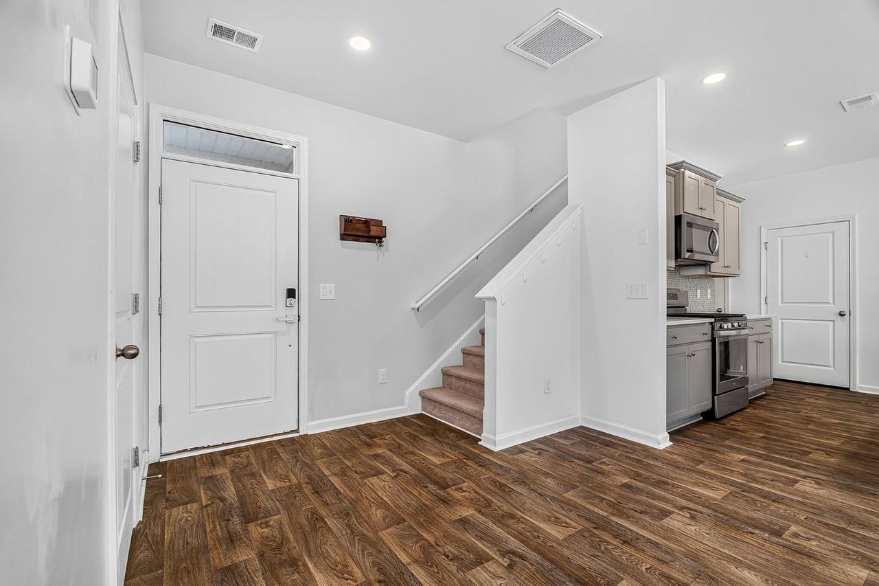123 Sweet Cherry Ln - Photo 3 of 40