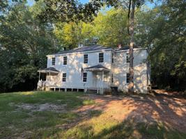 featured image of 228 W Chewacla Dr