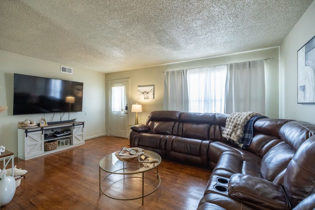 633 S La Salle Dr - Photo 6 of 35