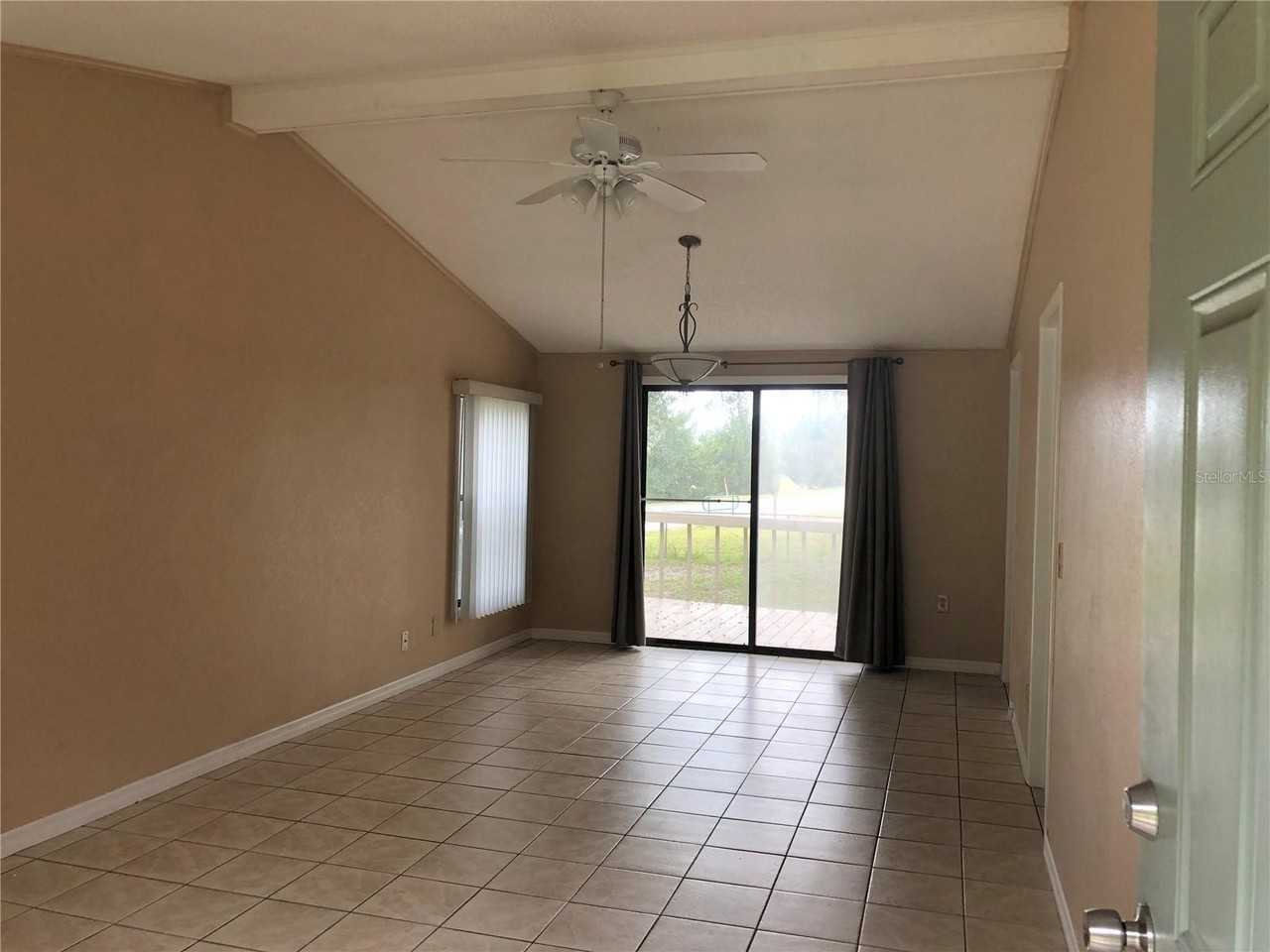 217 Acorn Dr - Photo 4 of 31