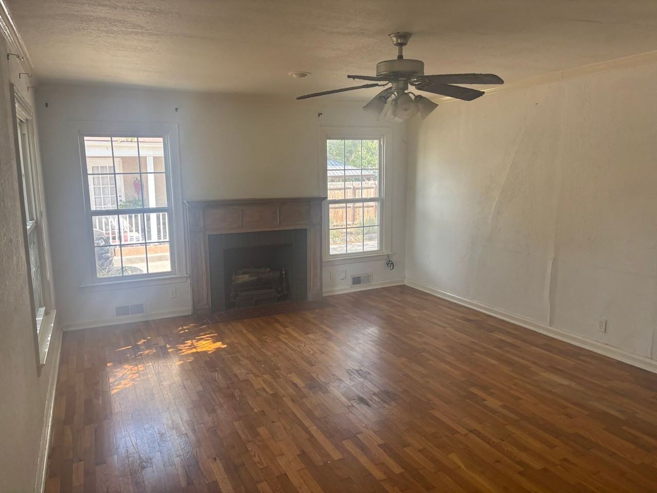 1841 Belmont Blvd - Photo 2 of 14