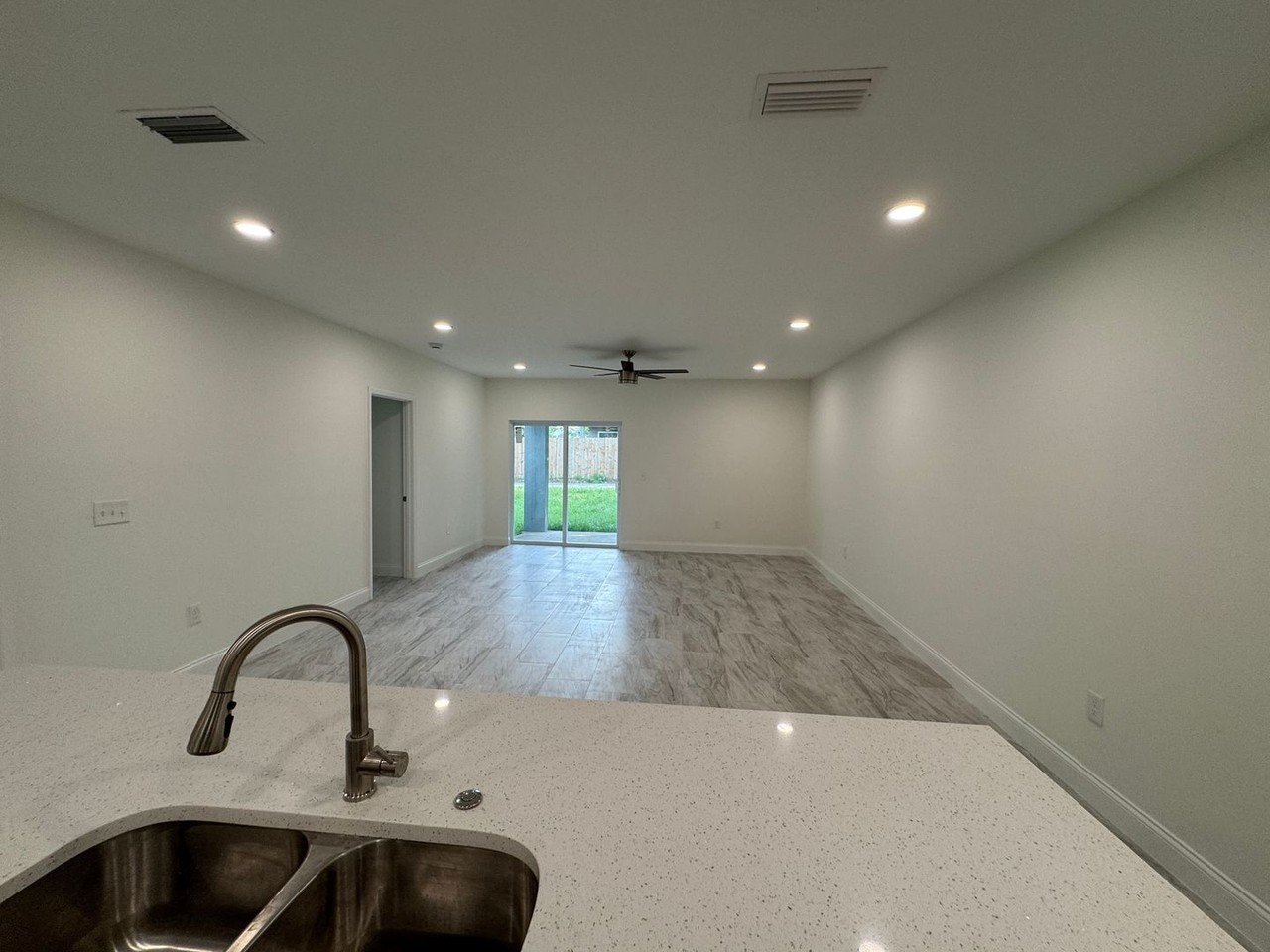 310 S 9th Ave - Photo 6 of 14