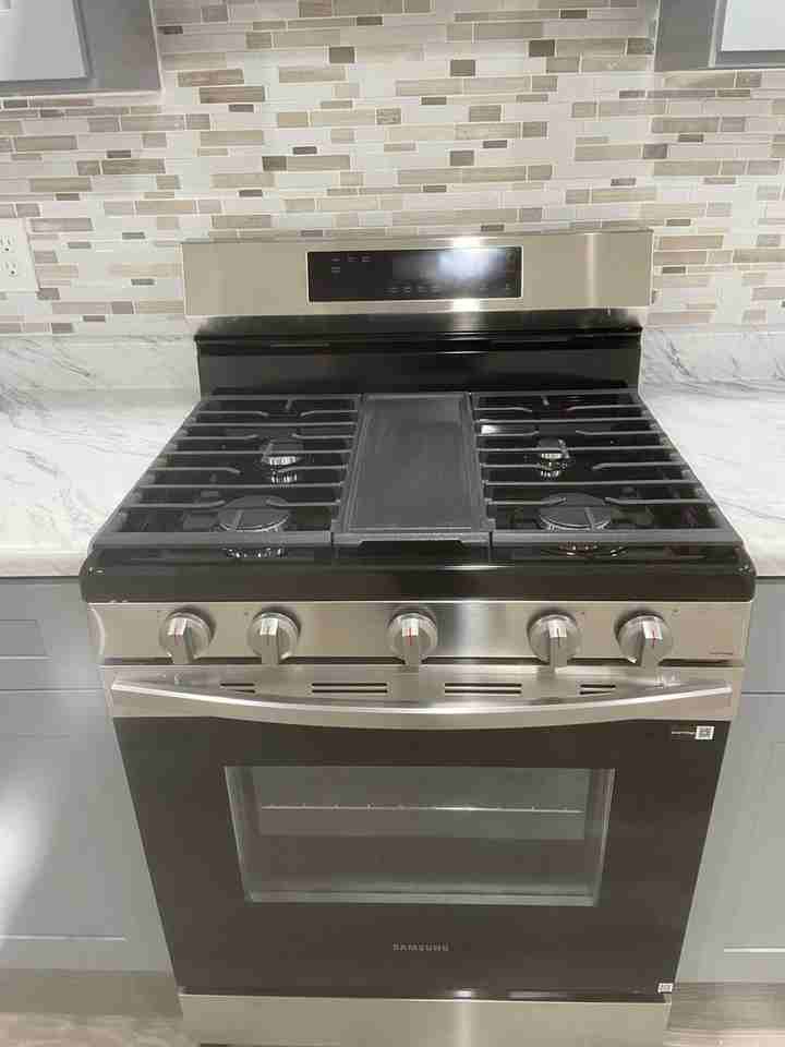 918 E Price St - Photo 4 of 25