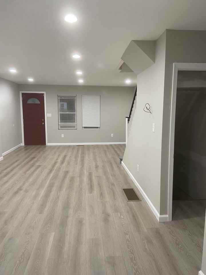 918 E Price St - Photo 5 of 25