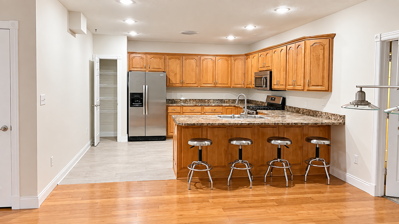 5914 5914 Gleniew Dr - Photo 3 of 14