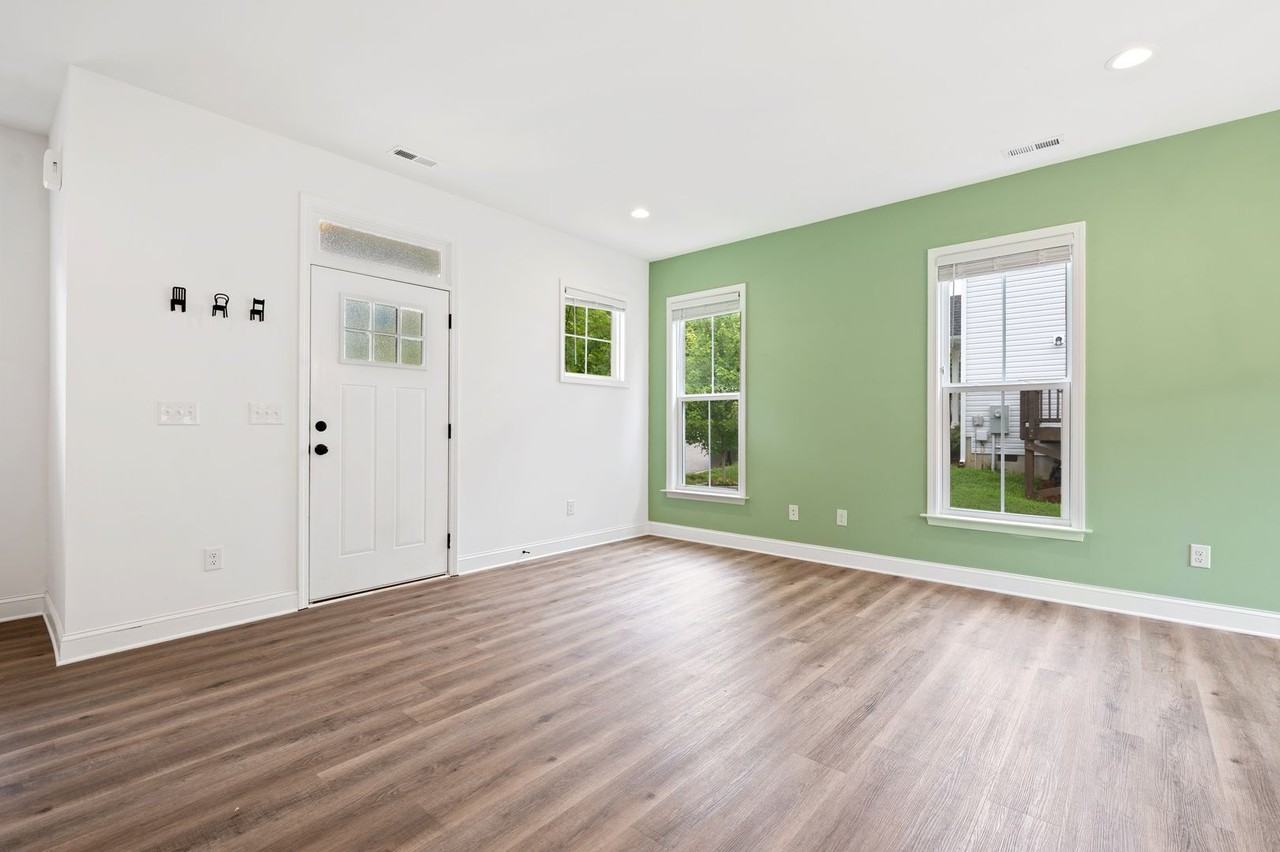2804 Cannada Ave - Photo 2 of 21