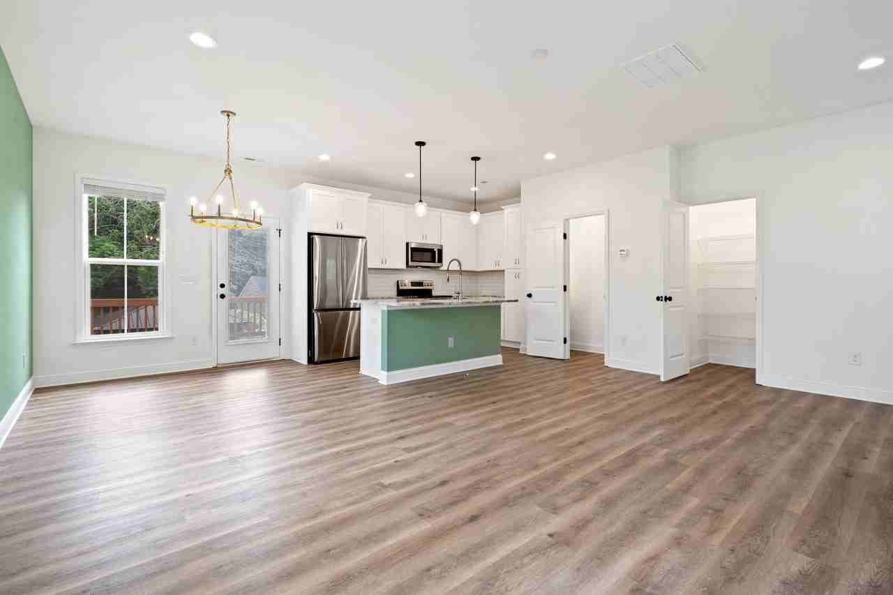 2804 Cannada Ave - Photo 4 of 21