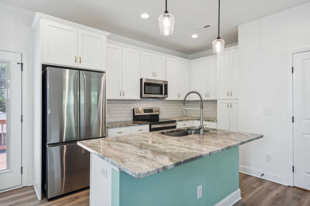 2804 Cannada Ave - Photo 7 of 21