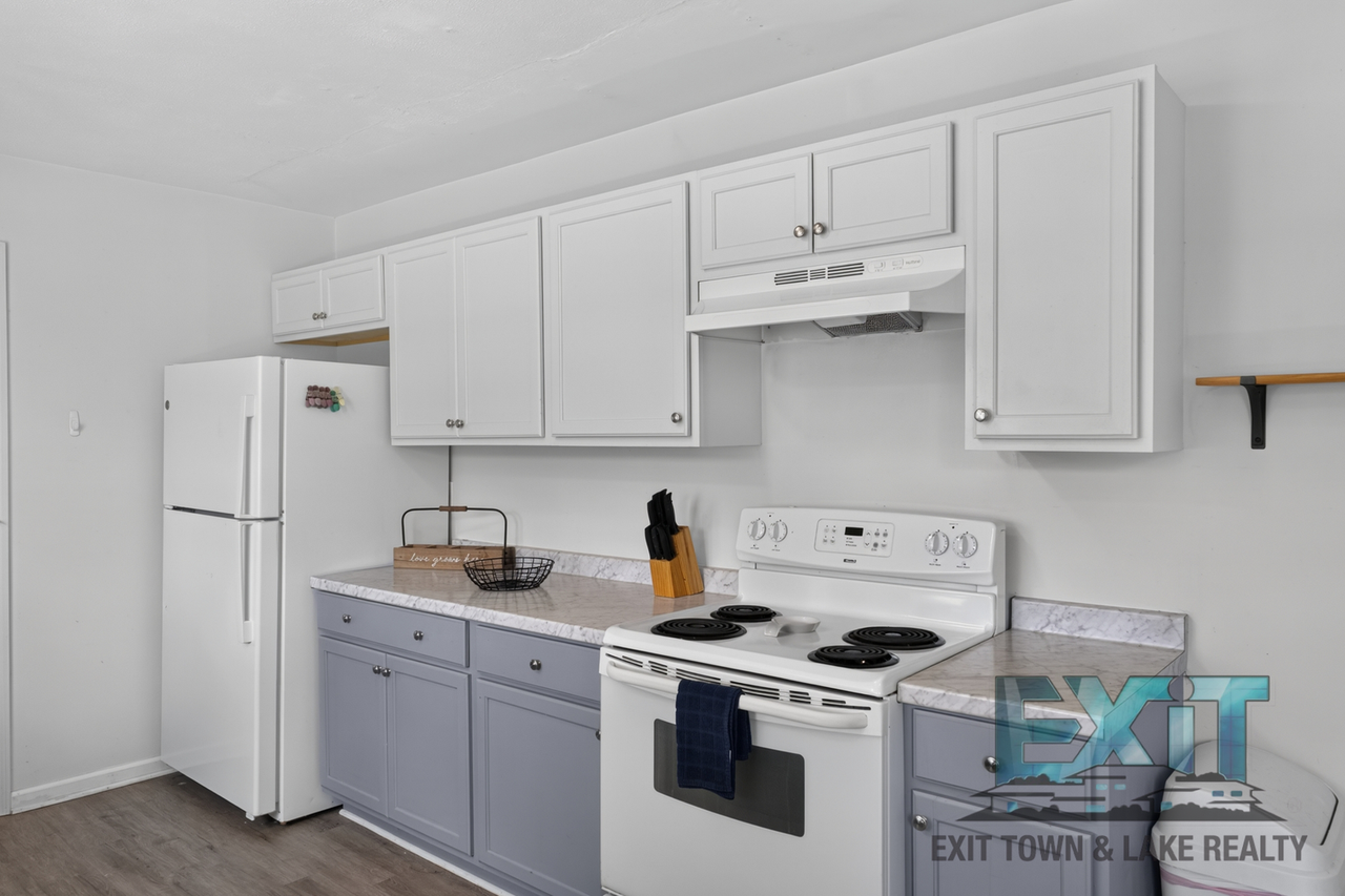 1112 Halifax St - Photo 6 of 20