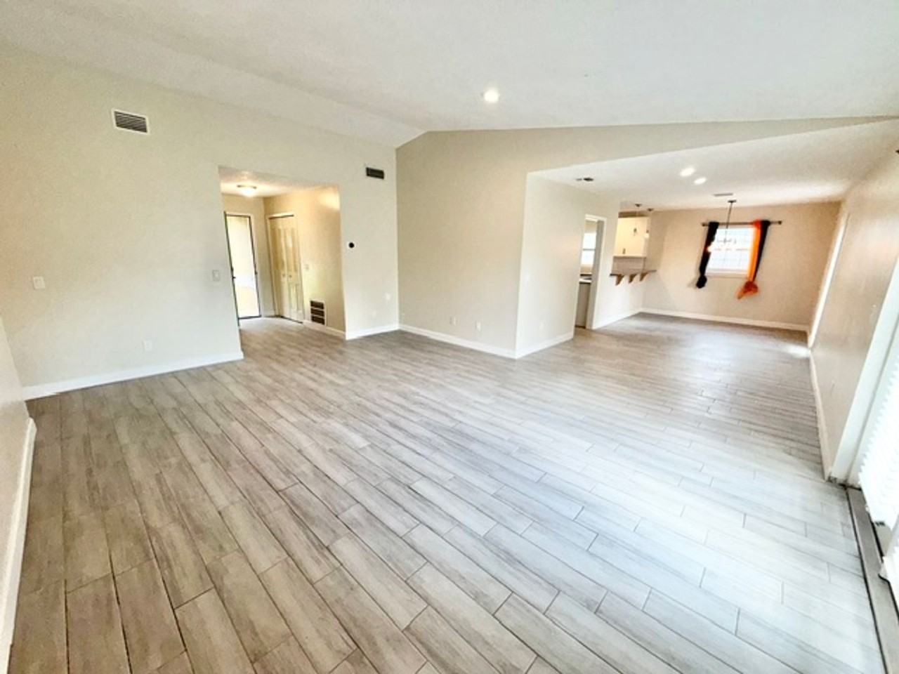 109 Margo Ln - Photo 3 of 19