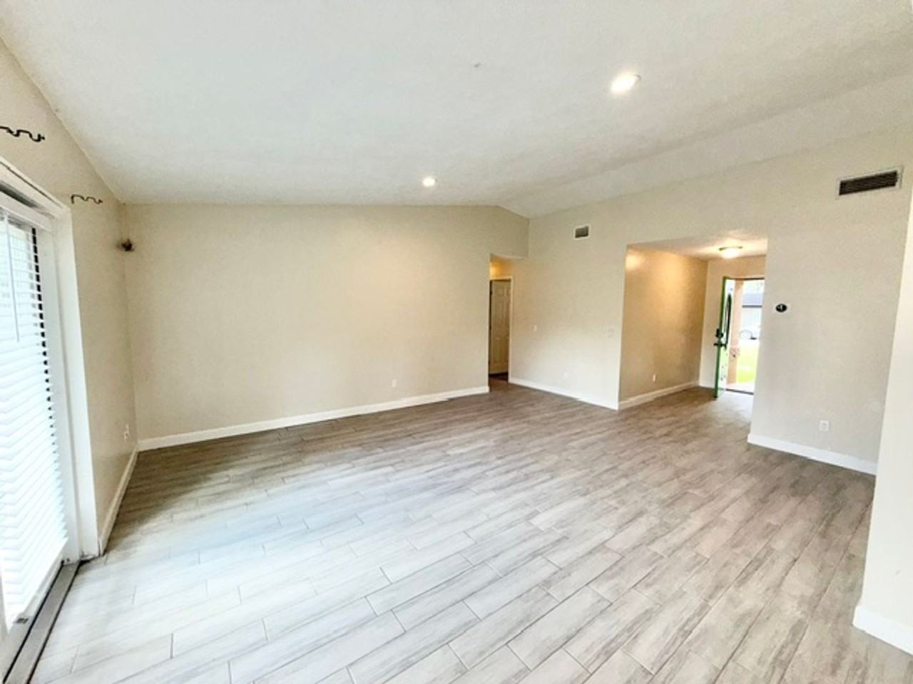 109 Margo Ln - Photo 5 of 19