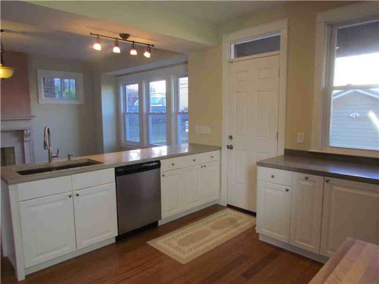 5525 Margaretta St - Photo 5 of 24