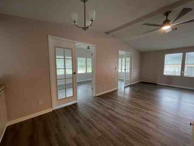 1211 Panama Pl - Photo 5 of 15