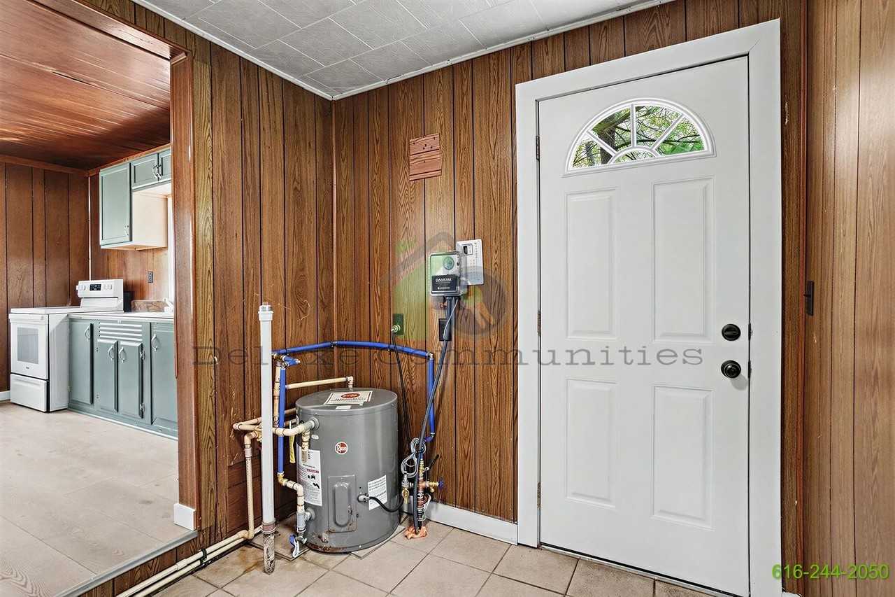 4206 S Shore Dr - Photo 2 of 13