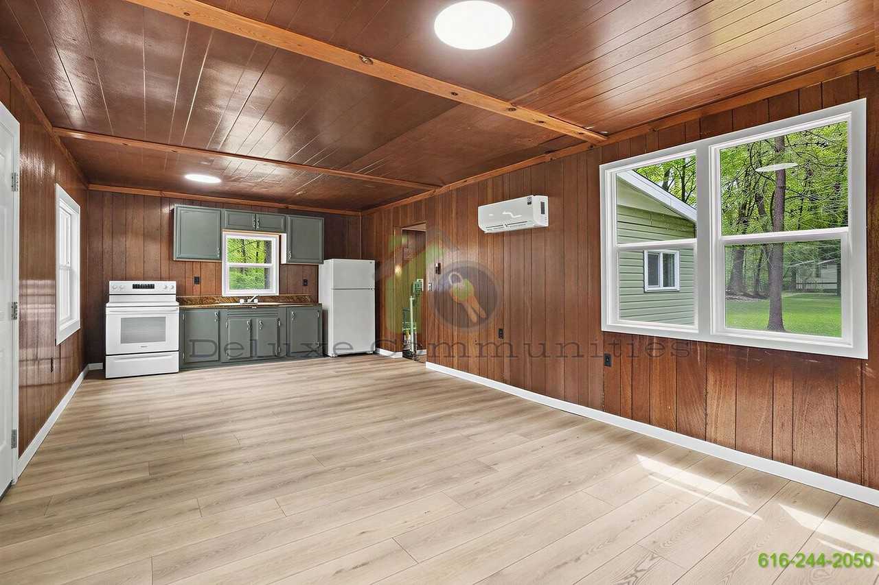 4206 S Shore Dr - Photo 3 of 13