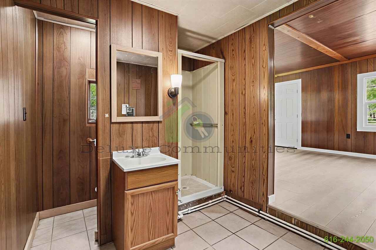 4206 S Shore Dr - Photo 4 of 13