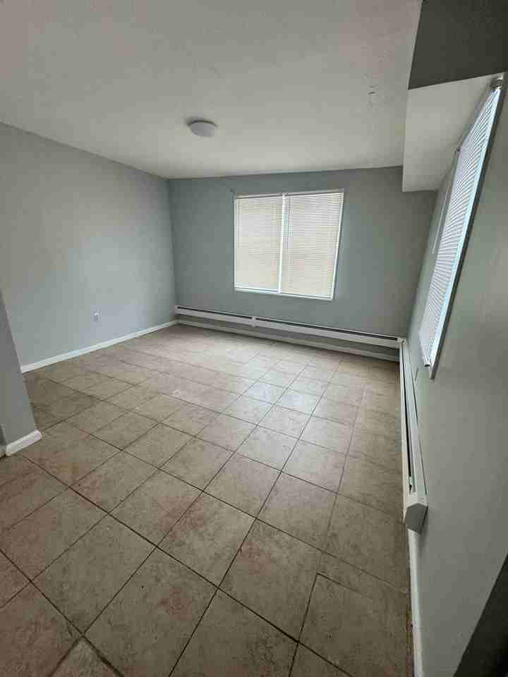 4013 Ventnor Ave - Photo 6 of 9