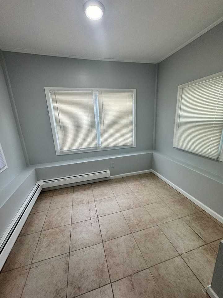 4013 Ventnor Ave - Photo 7 of 9
