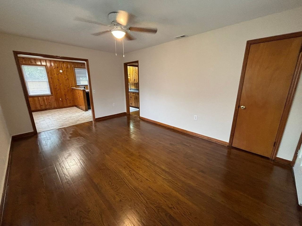 626 Lexington Ave - Photo 3 of 15