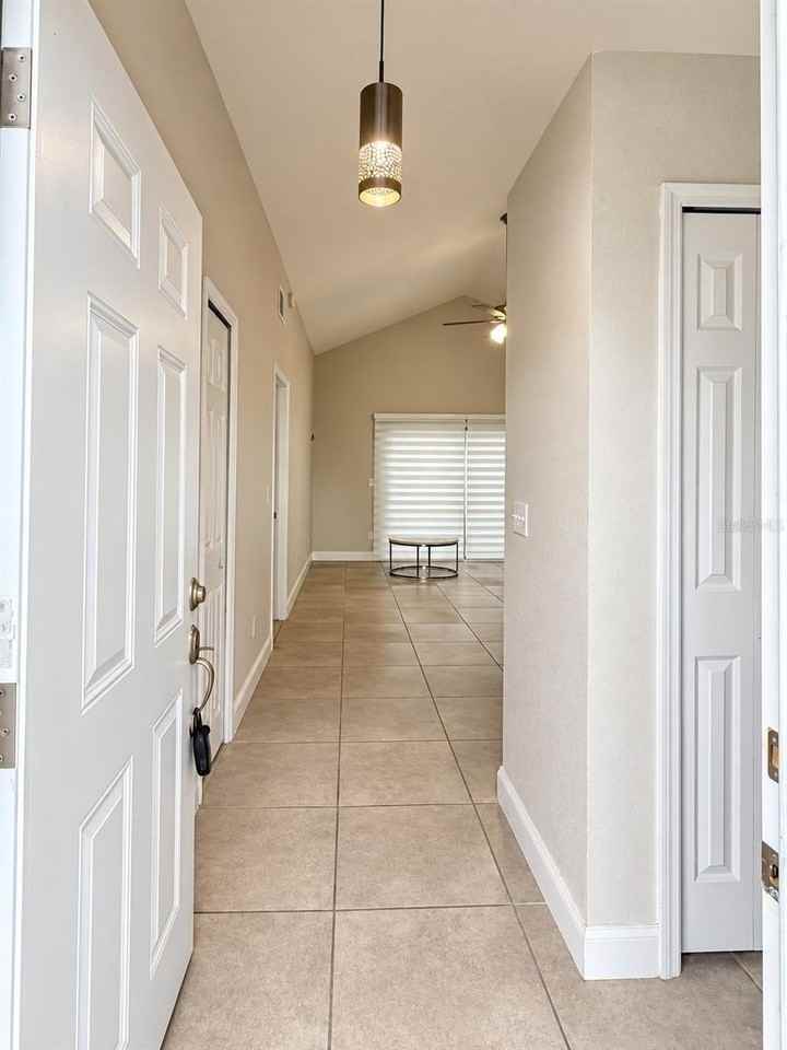 145 Pinewood Cir - Photo 4 of 20