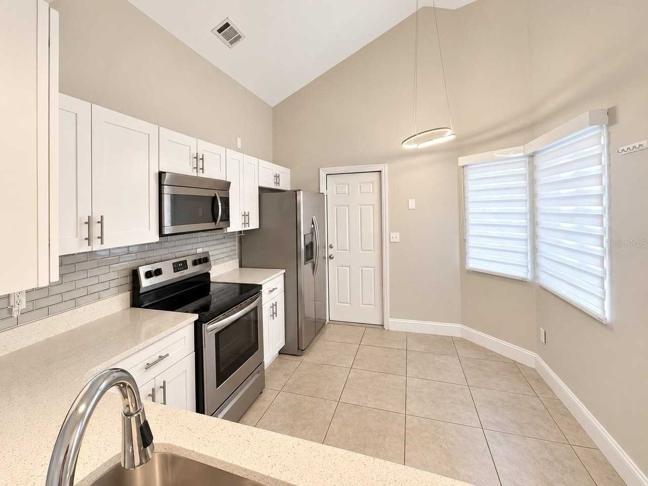 145 Pinewood Cir - Photo 5 of 20