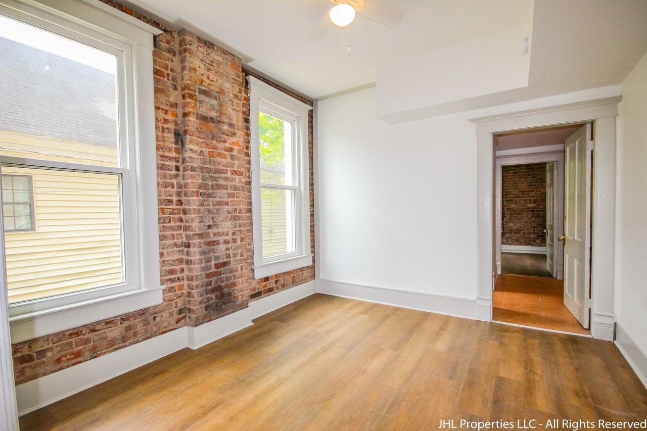 1203 Peachtree St - Photo 2 of 7