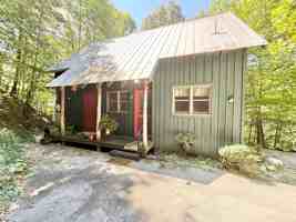 featured image of 221 Cutter Gap Rd