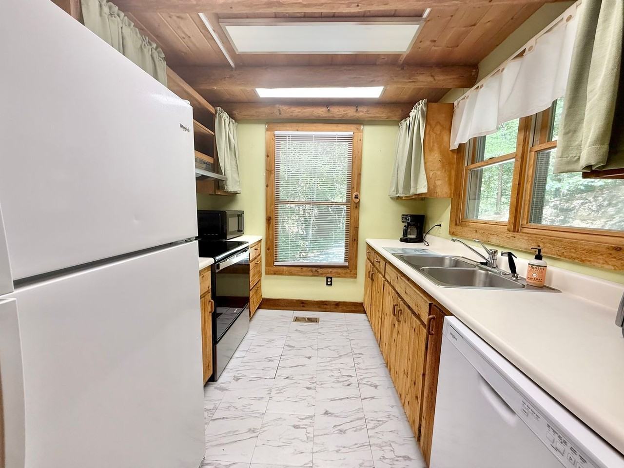 221 Cutter Gap Rd - Photo 5 of 33