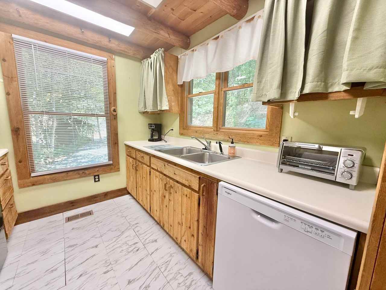 221 Cutter Gap Rd - Photo 7 of 33