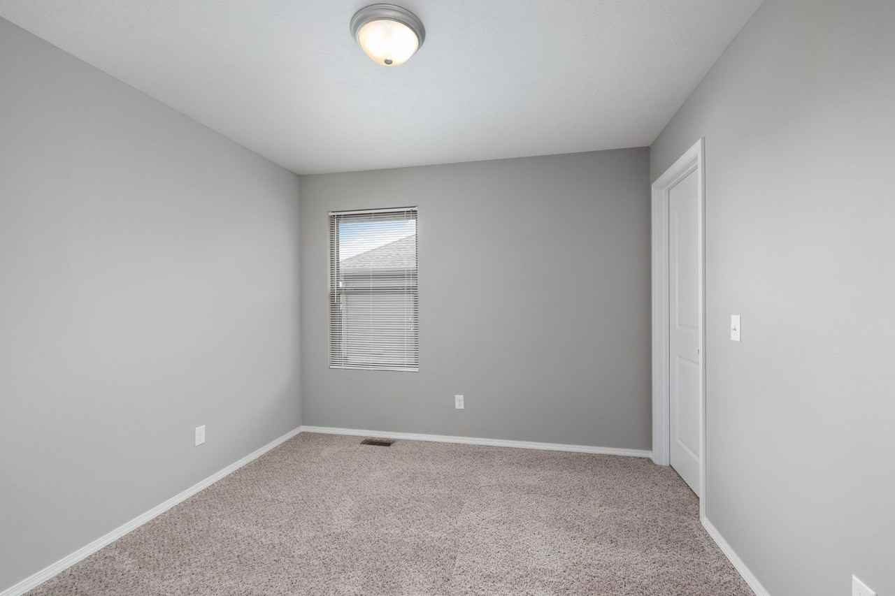 5468 W Yew St - Photo 2 of 23