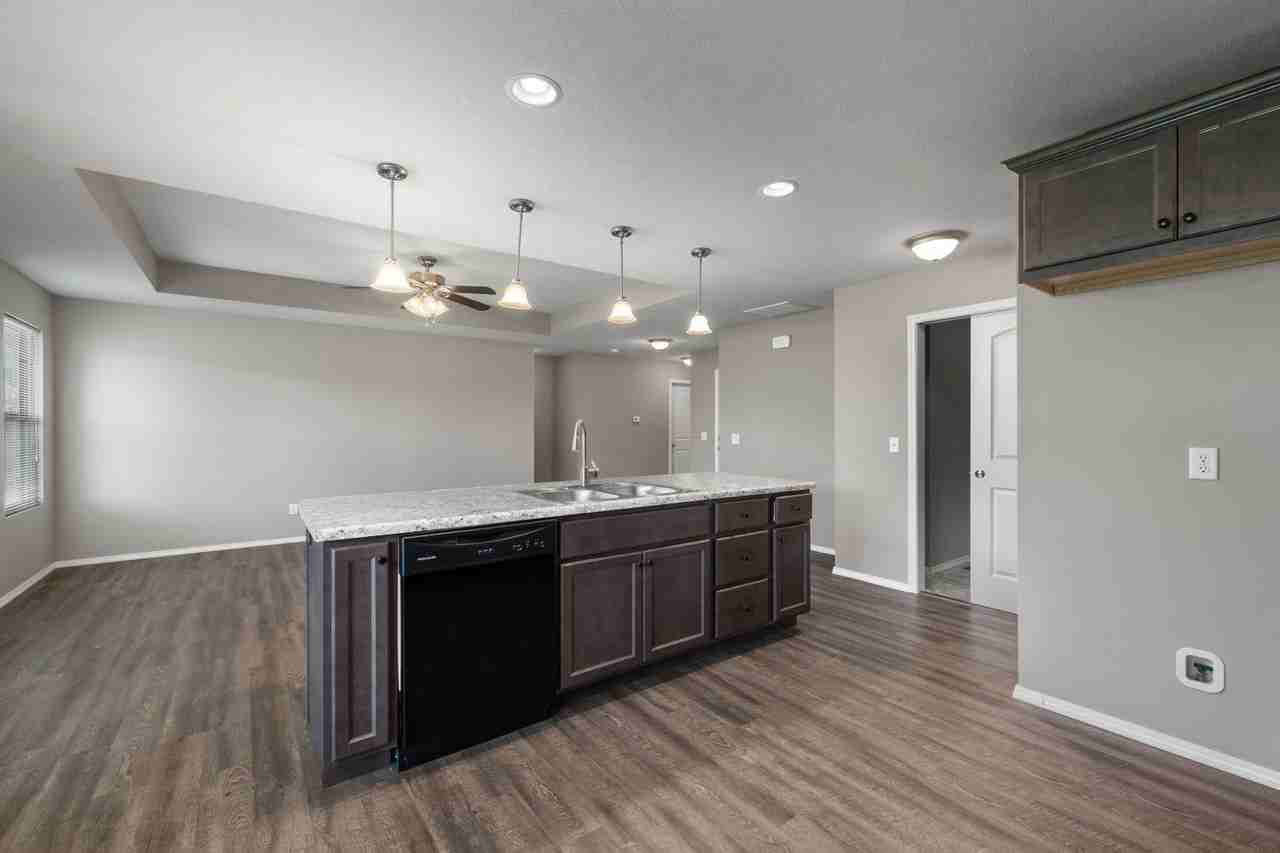 5468 W Yew St - Photo 7 of 23