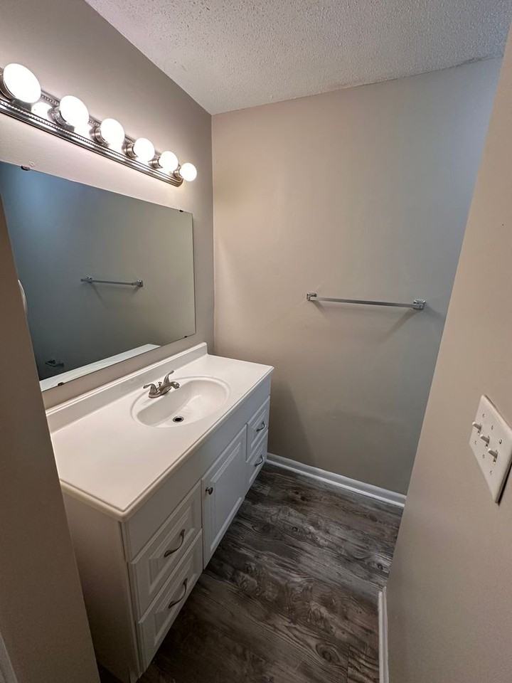 9630 Downes Ct - Photo 2 of 20