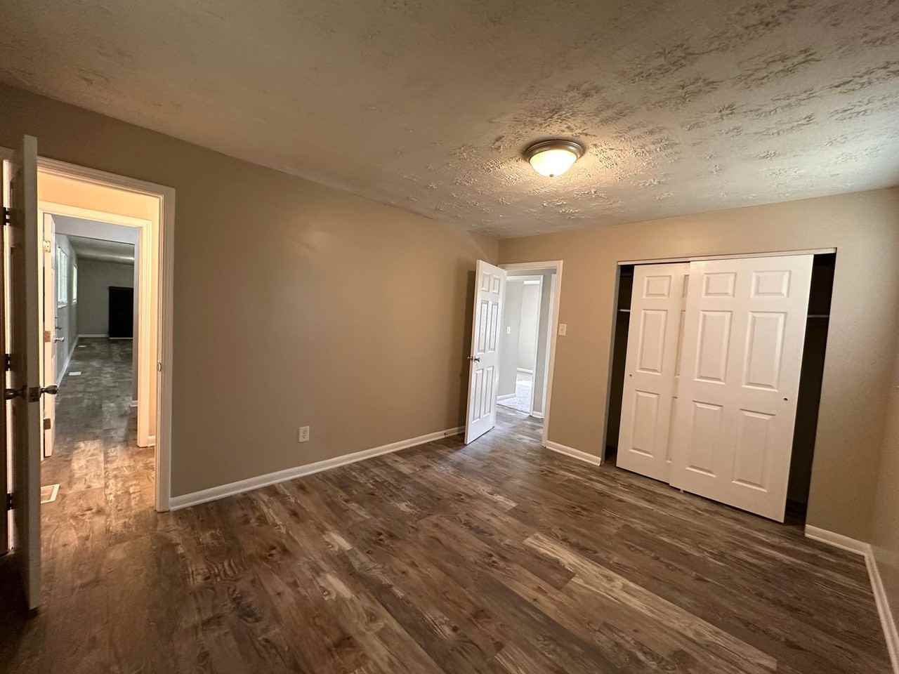 9630 Downes Ct - Photo 5 of 20